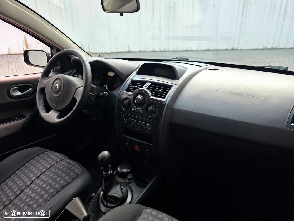 Renault Megane Van - 39