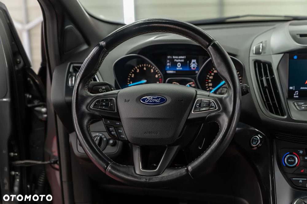 Ford Kuga 1.5 EcoBoost 2x4 ST-Line - 24