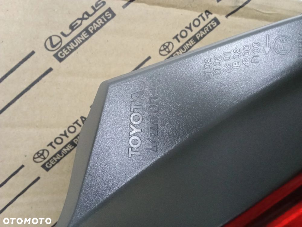 Toyota Yaris 2009 rok lampa tył 81561-0D251 - 2