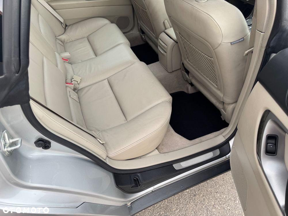 Subaru Outback 3.0 H6 - 23