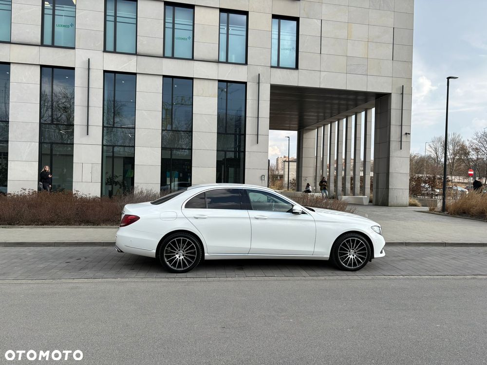 Mercedes-Benz Klasa E 220 d 4-Matic Business Edition 9G-TRONIC - 7