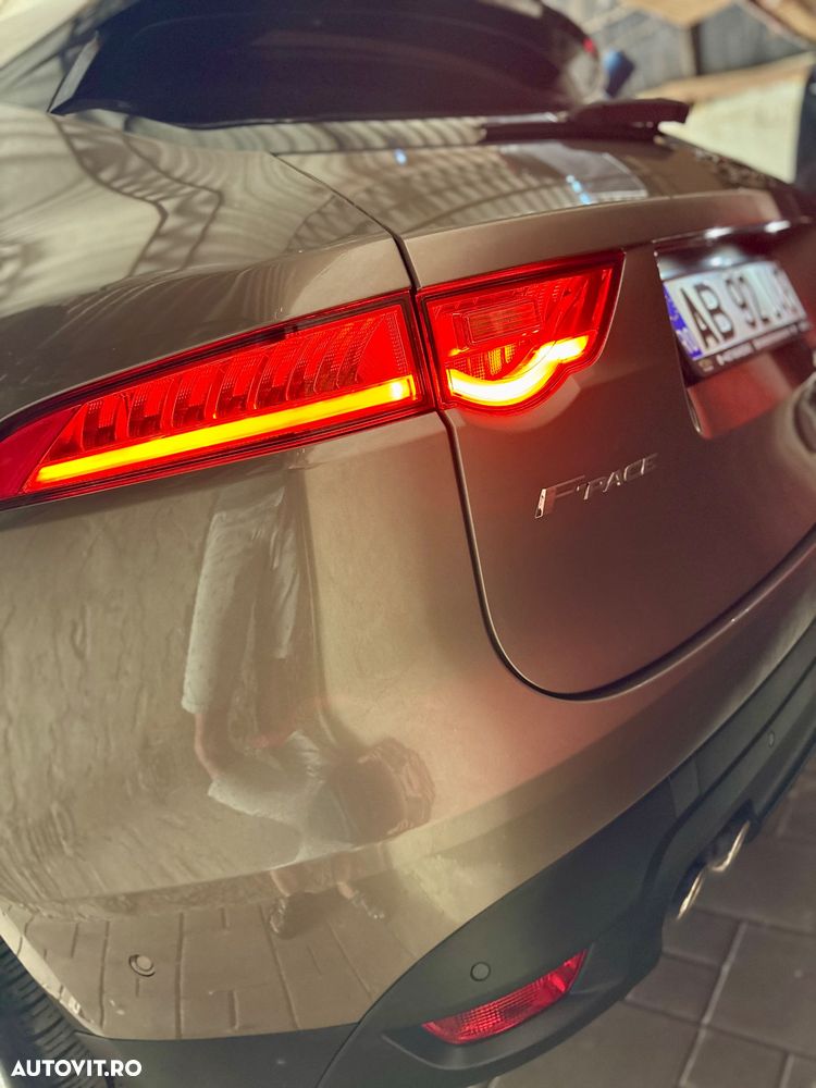 Jaguar F-Pace 20d AWD Portfolio - 36