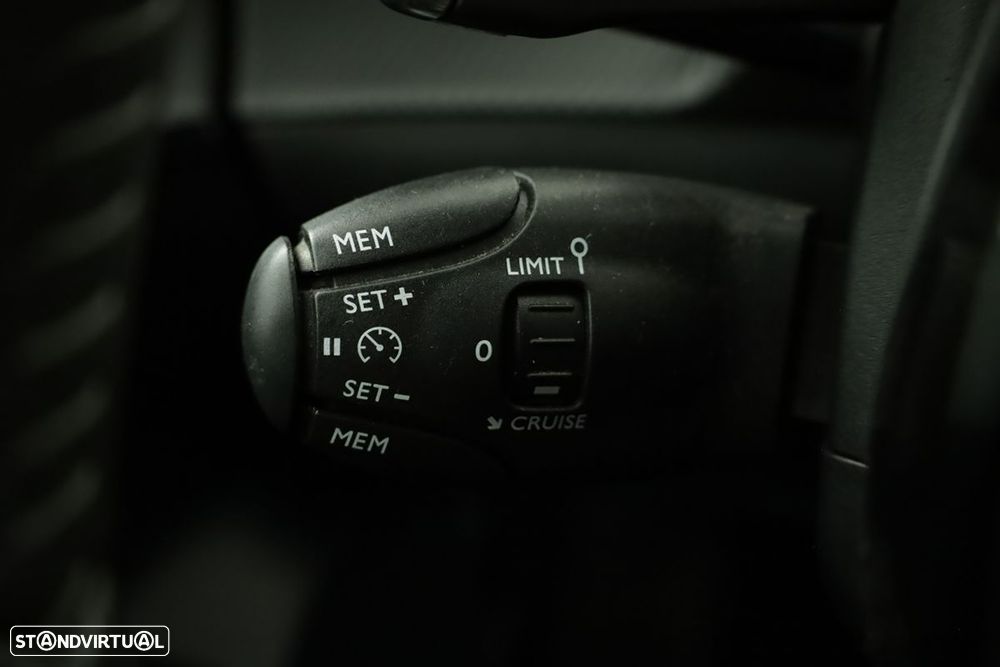 Peugeot 208 1.2 PureTech Allure EAT8 - 16