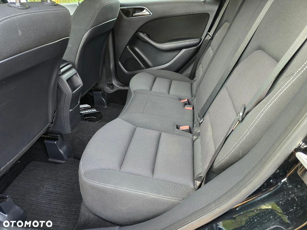 Mercedes-Benz Klasa B 180 BlueEFFICIENCY Edition - 22