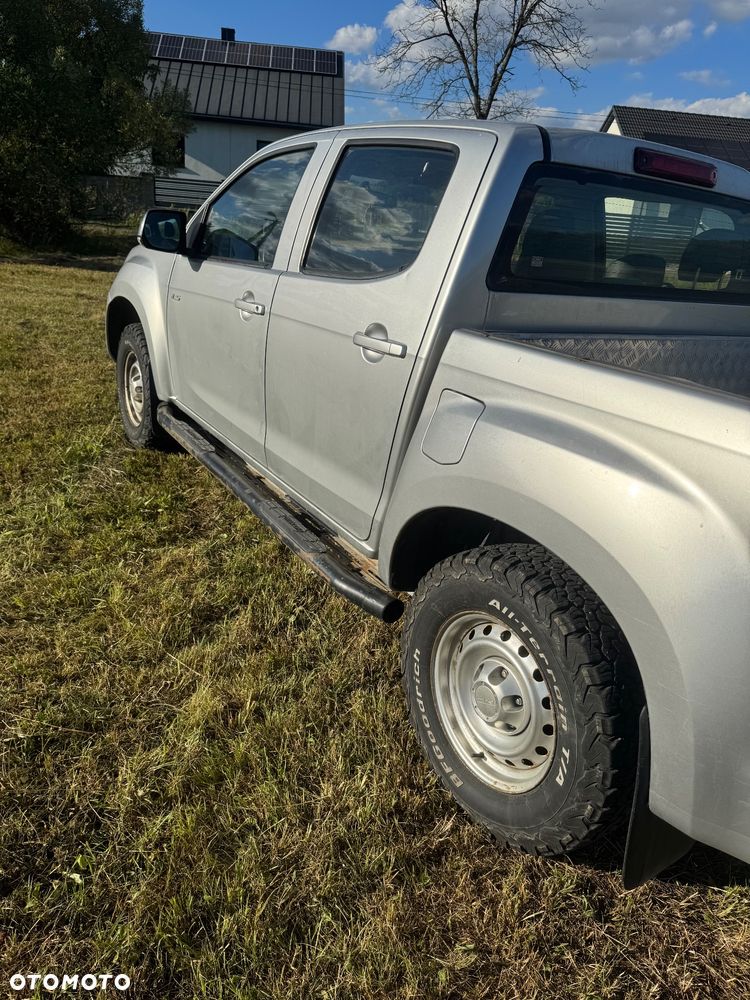 Isuzu D-Max 2.5 DC LS - 22