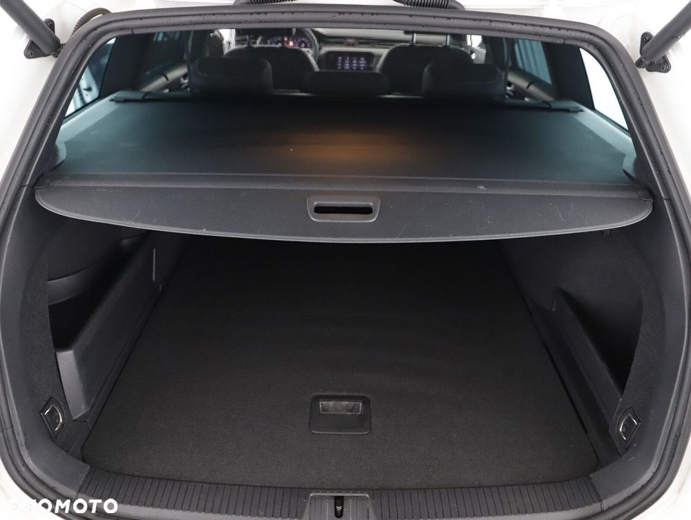 Volkswagen Passat - 7