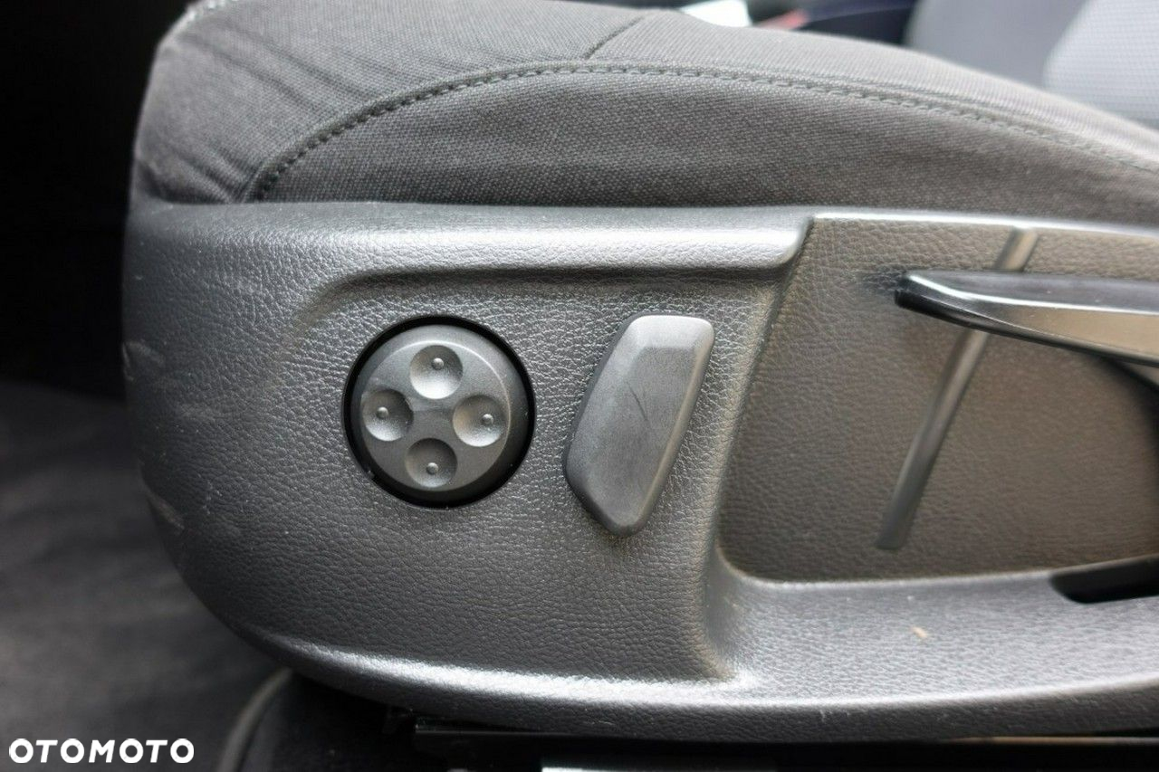 Volkswagen Passat - 18