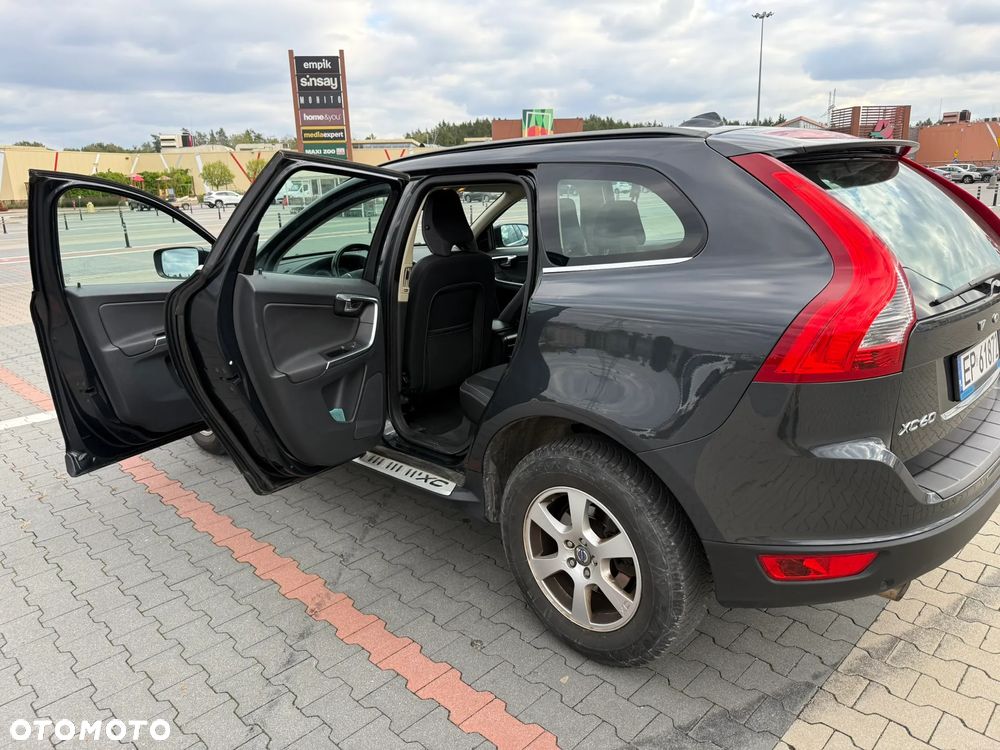 Volvo XC 60 D4 Momentum - 4