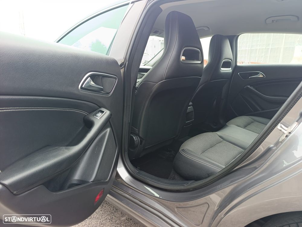 Mercedes-Benz CLA 180 d 7G-DCT Urban - 16