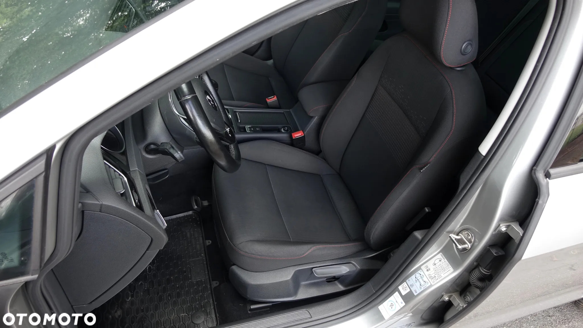 Volkswagen Golf 1.6 TDI Sound - 8