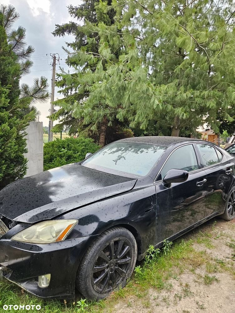 Lexus IS 220d - 3