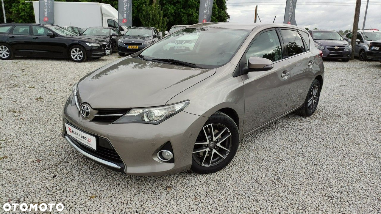 Toyota Auris - 11