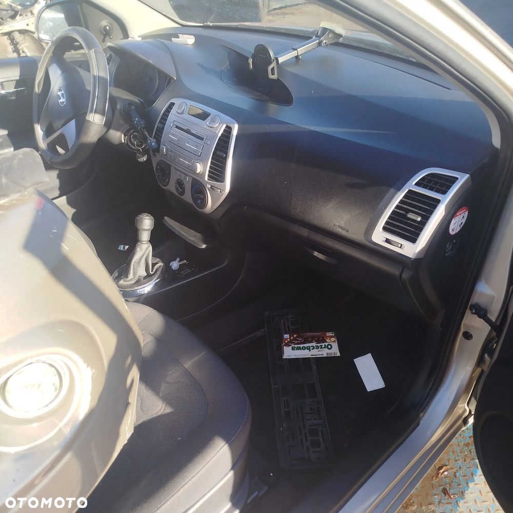 Hyundai I20  na części . - 4
