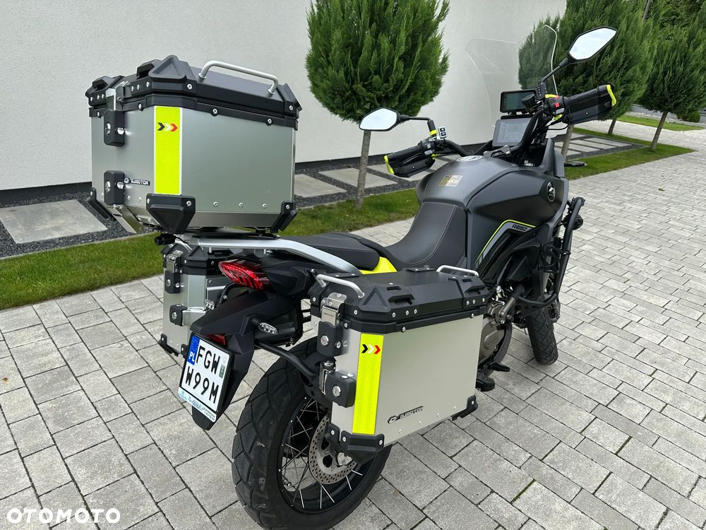 QJMOTOR SVT 650X - 5