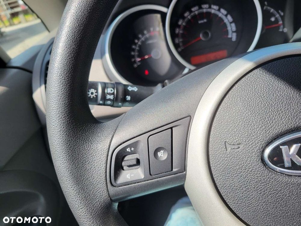 Kia Venga - 13