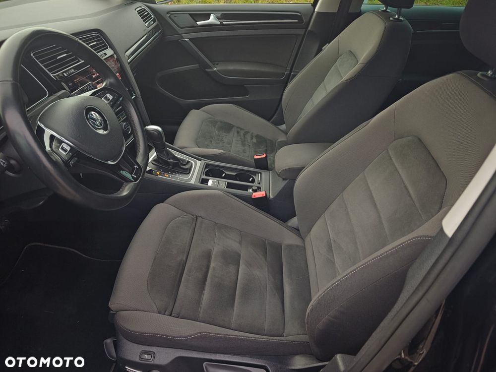 Volkswagen Golf Variant 2.0 TDI SCR DSG R-Line - 11