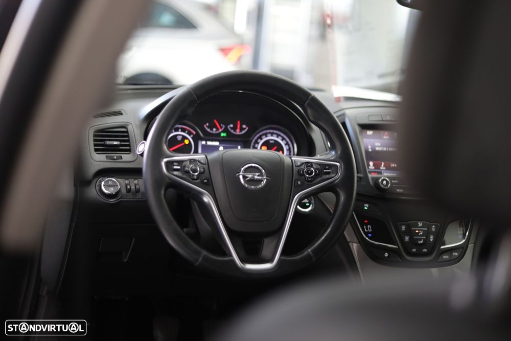 Opel Insignia Sports Tourer 1.4 T Executive GPL - 23