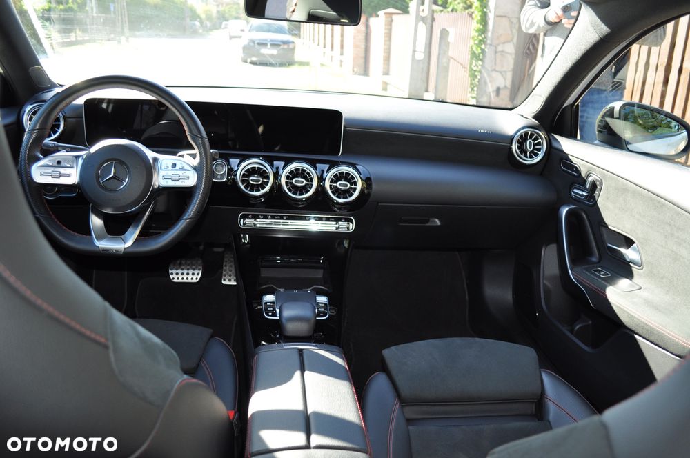 Mercedes-Benz Klasa A 180 AMG Line 7G-DCT - 23