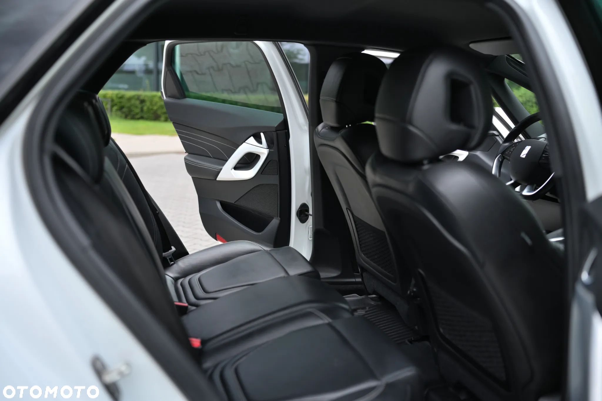 Citroën DS5 2.0 HDi Hybrid4 SoChic MCP - 38