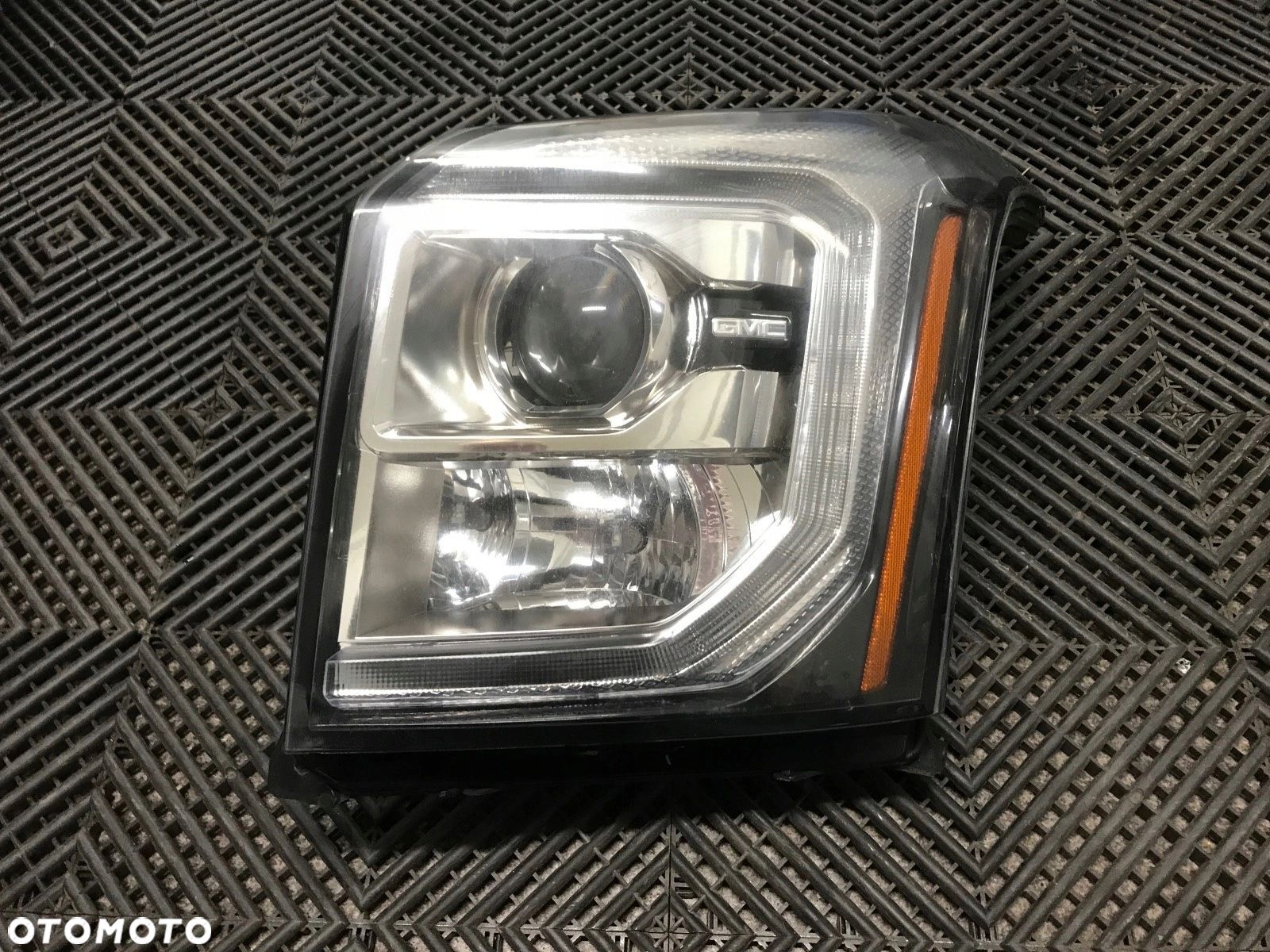 LAMPA LEWA PRZÓD GMC YUKON IV XENON 2014- - 1