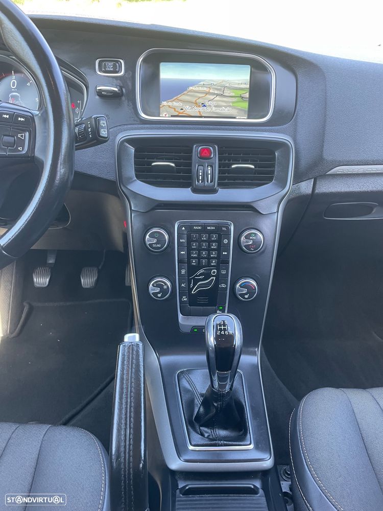 Volvo V40 Cross Country D2 Momentum - 22