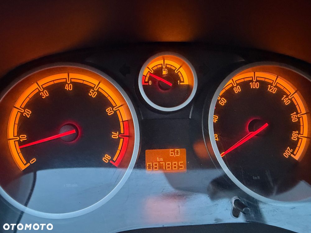 Opel Corsa 1.2 16V Cosmo - 13