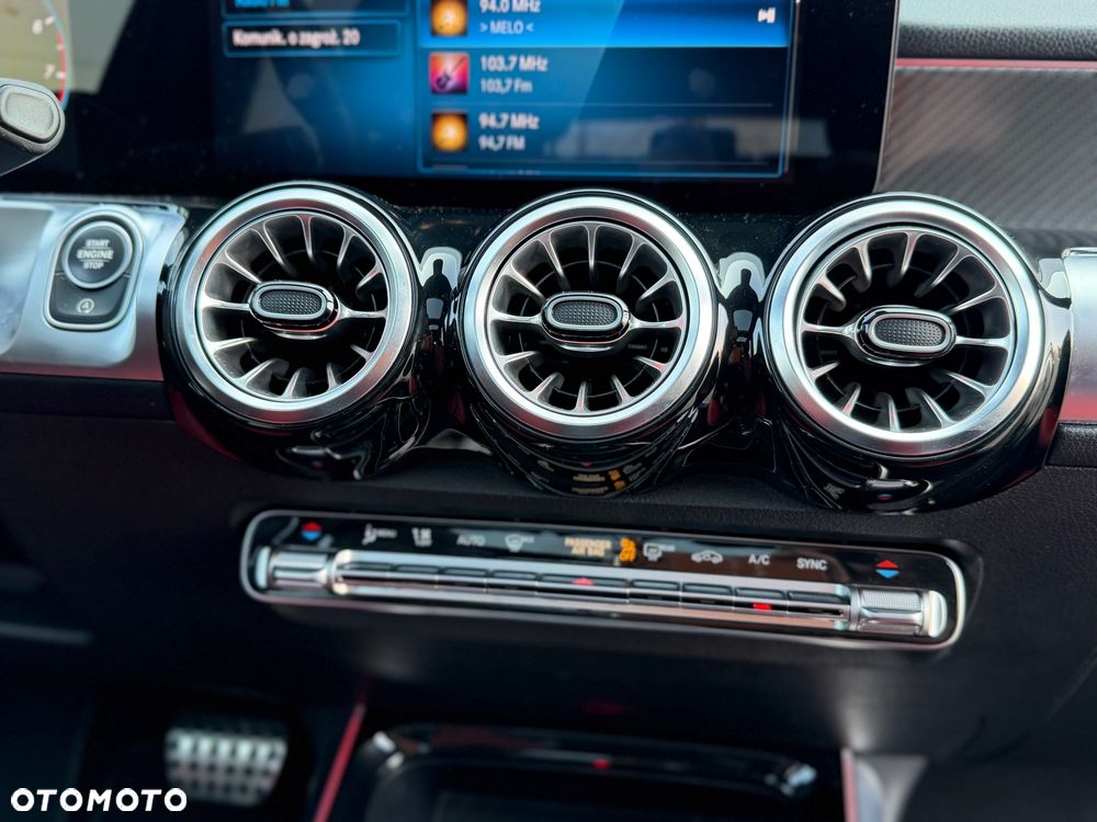 Mercedes-Benz GLB 250 4Matic 8G-DCT AMG Line - 31