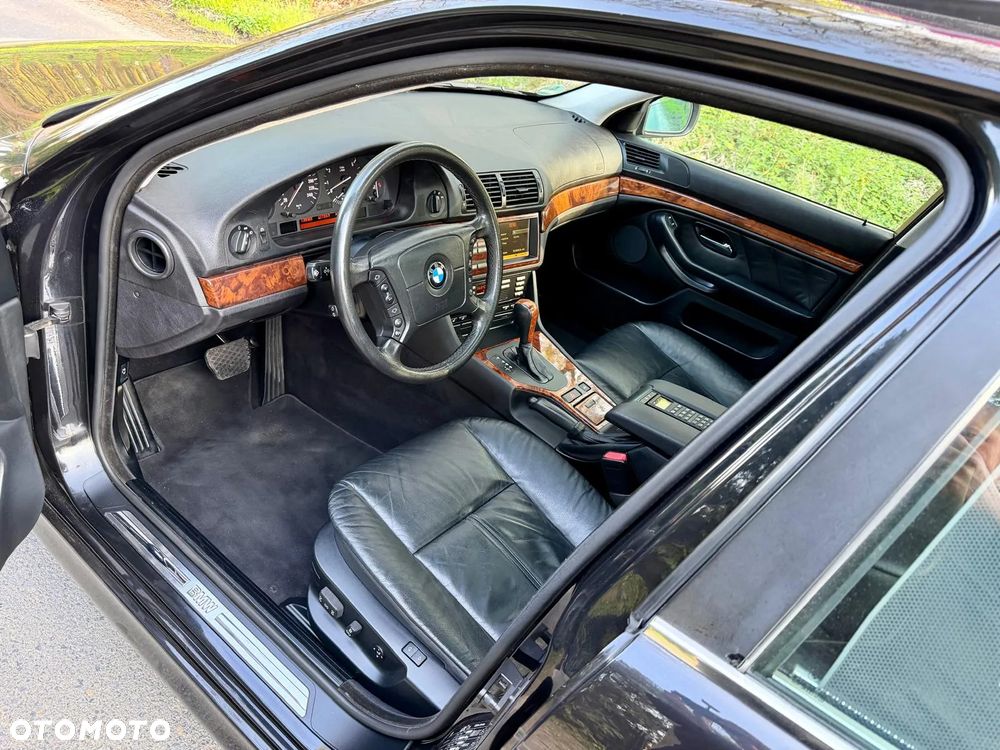 BMW Seria 5 540i - 7