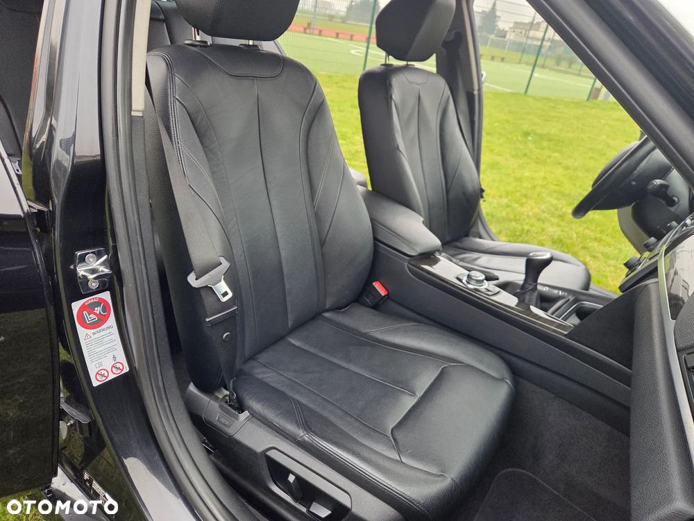 BMW Seria 3 320d Blue Performance Luxury Line - 29