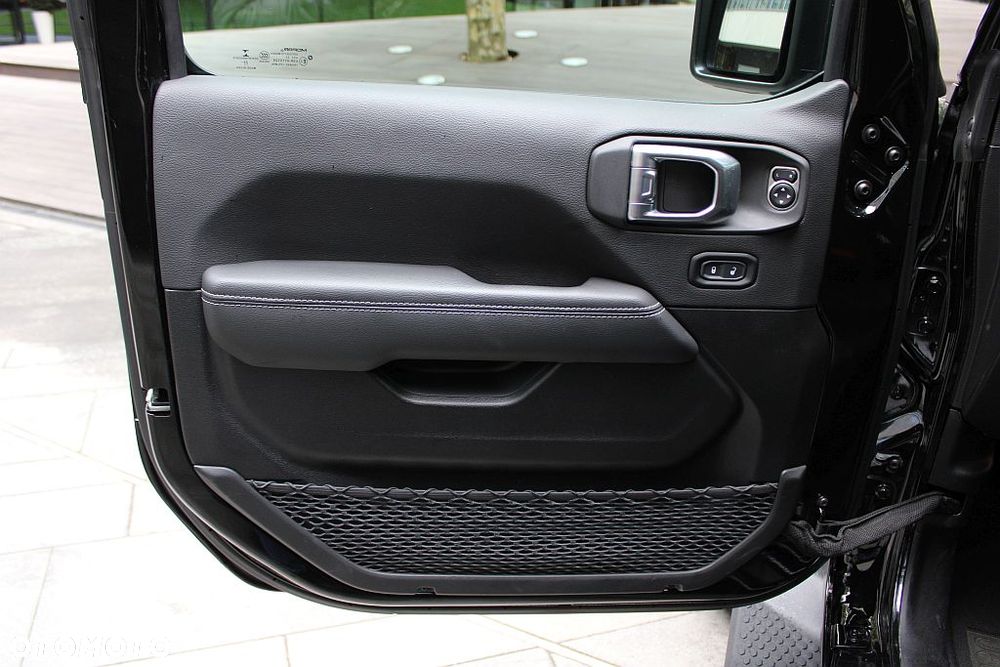 Jeep Wrangler 2.0 4xe Plug-In Hybrid Softtop Sahara - 37