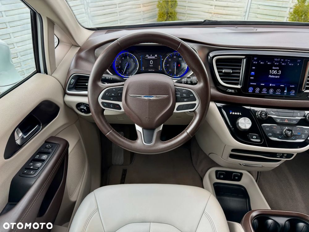 Chrysler Pacifica - 6