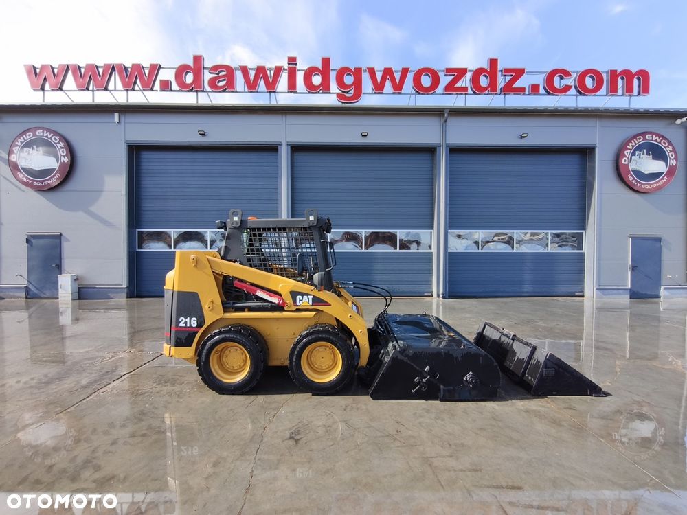 Caterpillar 216 - 5