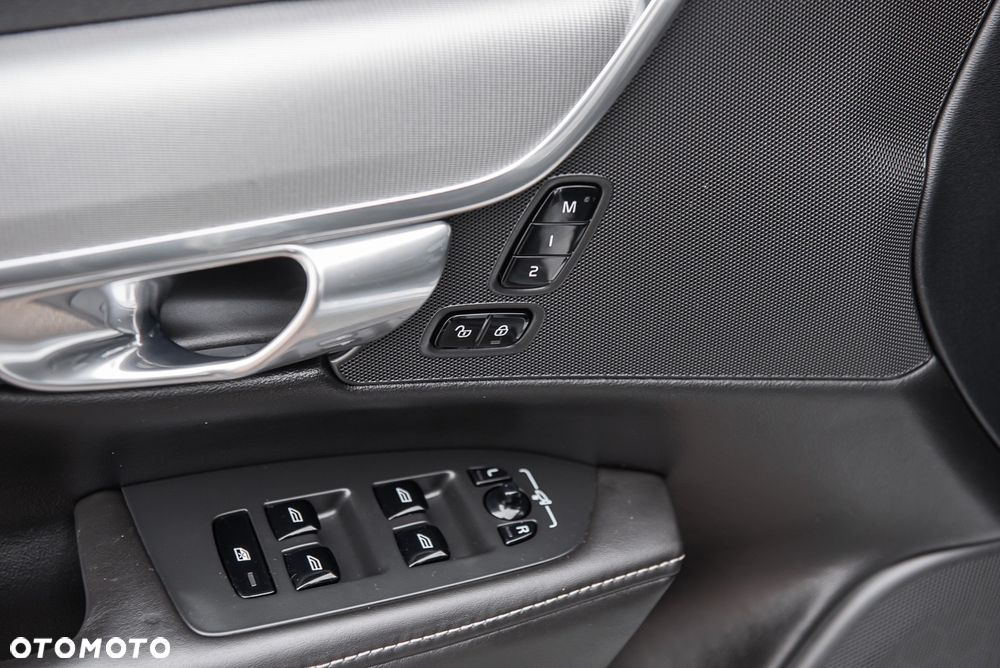 Volvo V90 D5 AWD Geartronic Inscription - 19