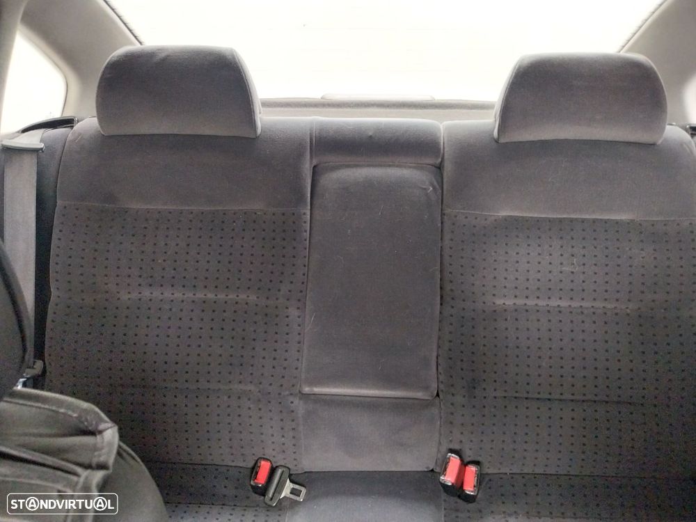 VW Passat 1.9 TDi Confortline - 5