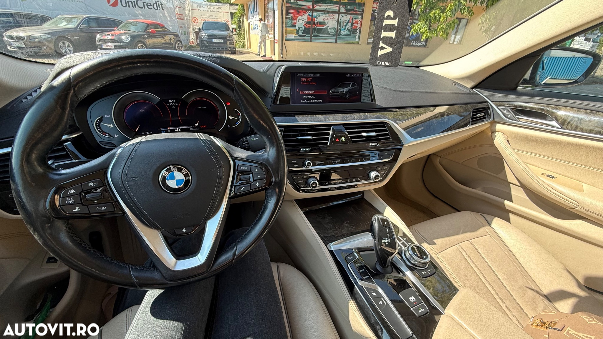 BMW Seria 5 520d xDrive AT - 14