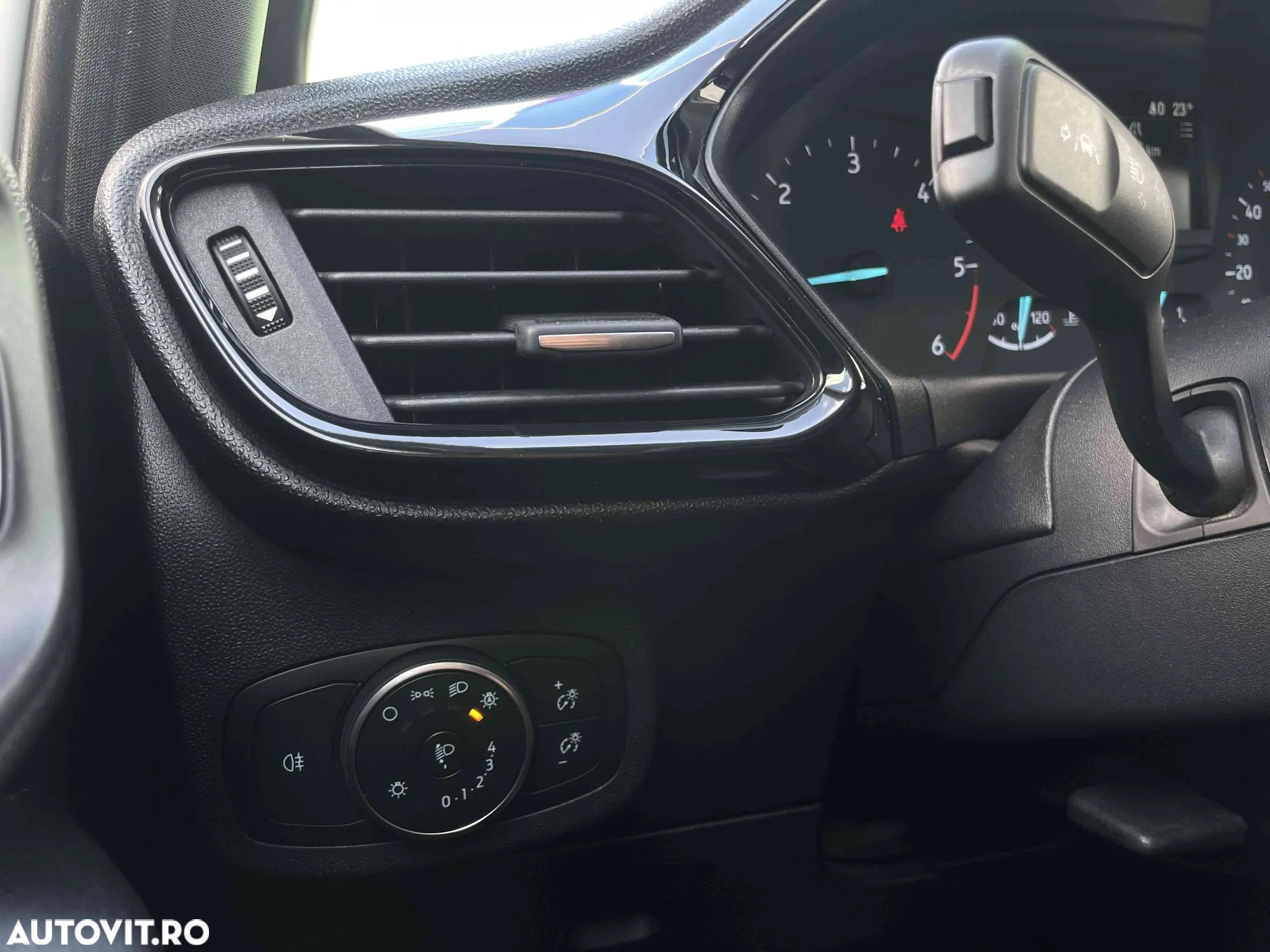 Ford Fiesta - 10