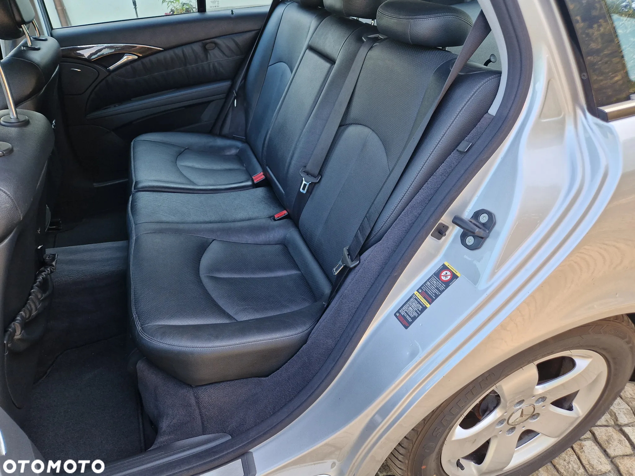 Mercedes-Benz Klasa E 220 T CDI Automatik Avantgarde - 19