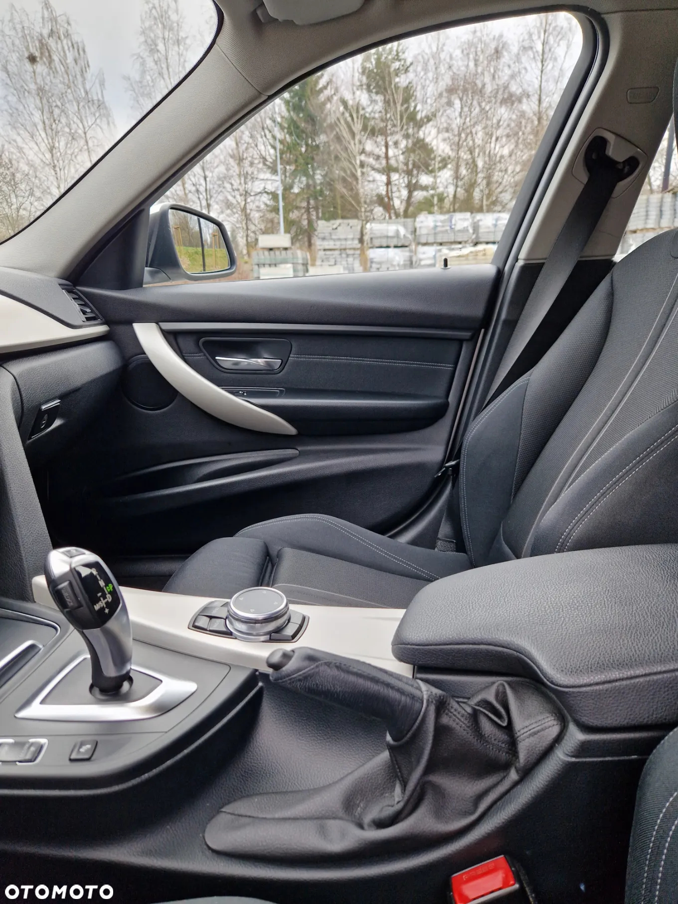 BMW Seria 3 318d Touring Advantage - 13