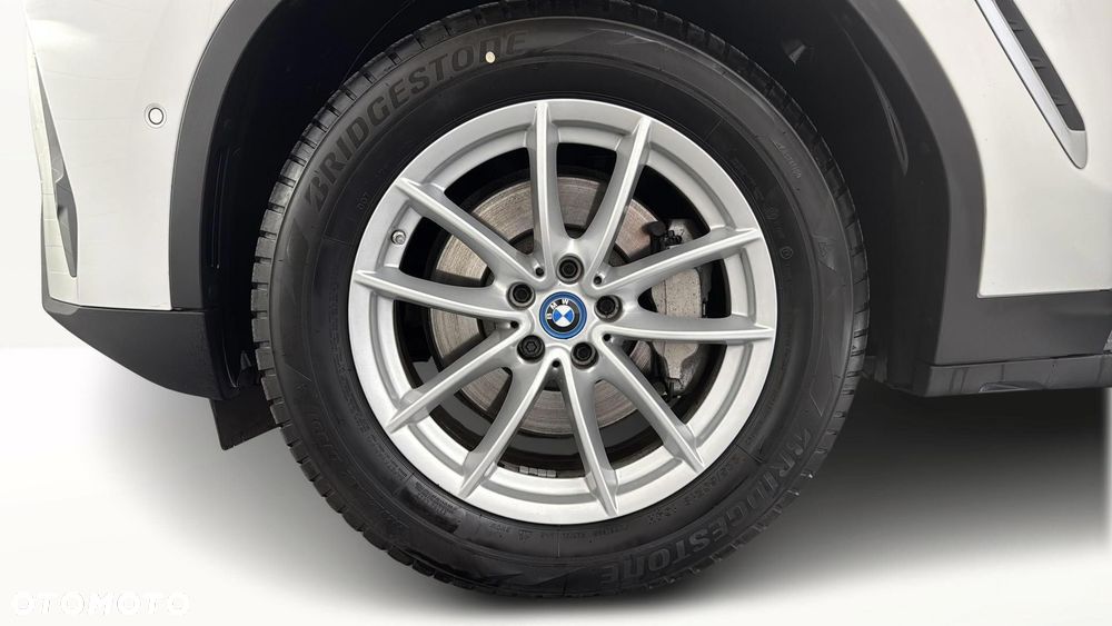 BMW X3 xDrive30e - 21
