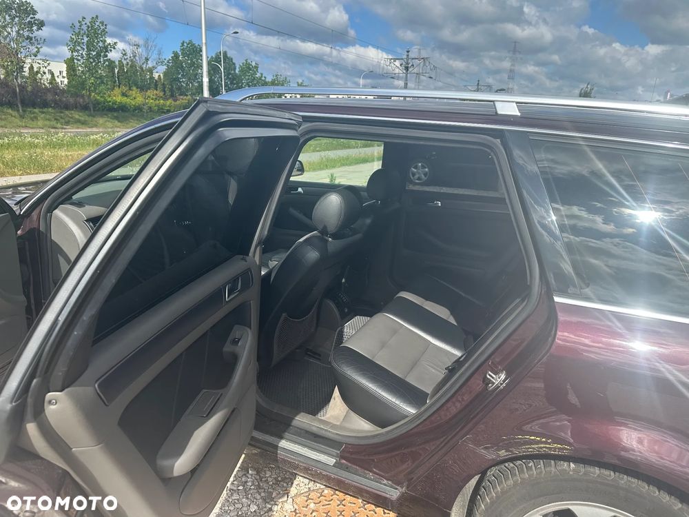 Audi A6 Avant 2.4 - 16