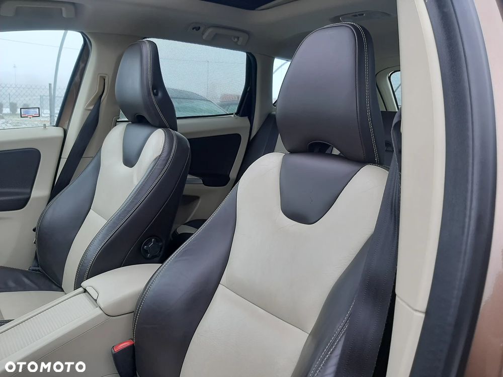 Volvo XC 60 2.4D Summum - 14