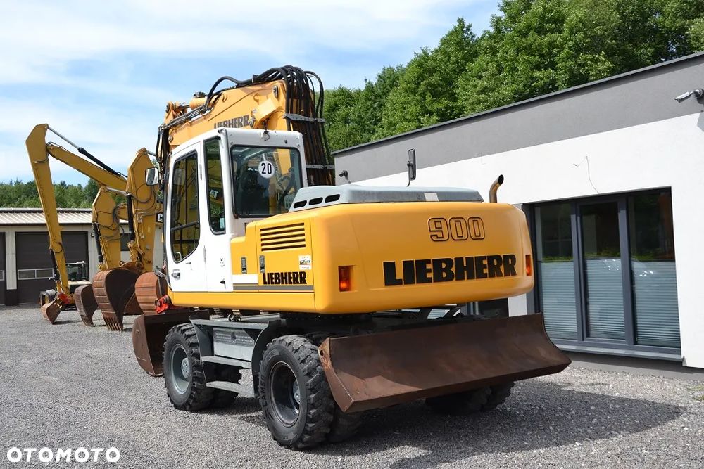 Liebherr A900 C - 7