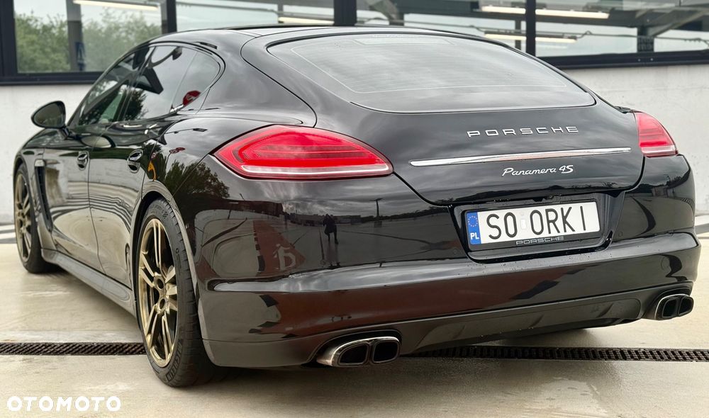 Porsche Panamera 4S - 6