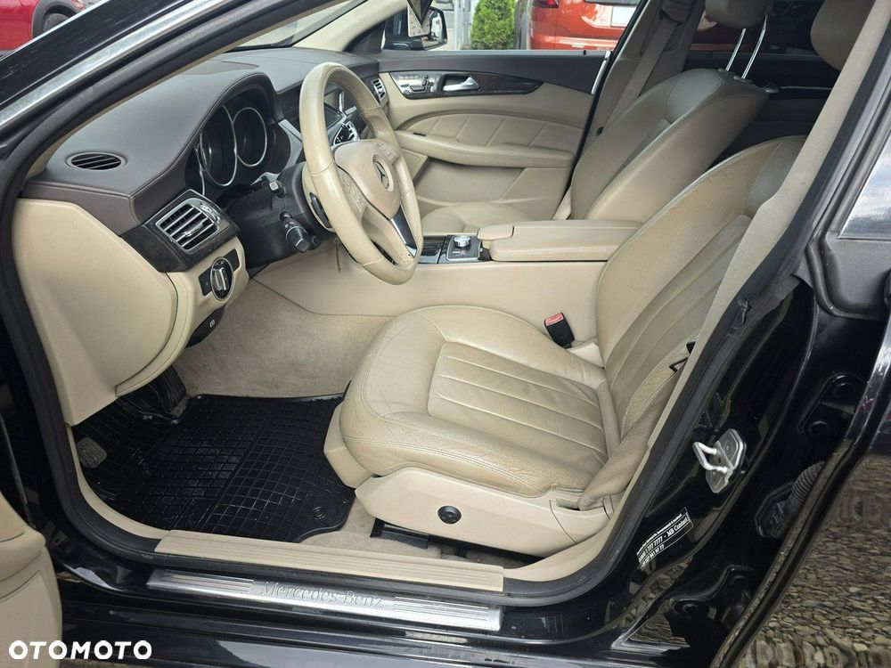 Mercedes-Benz CLS - 6