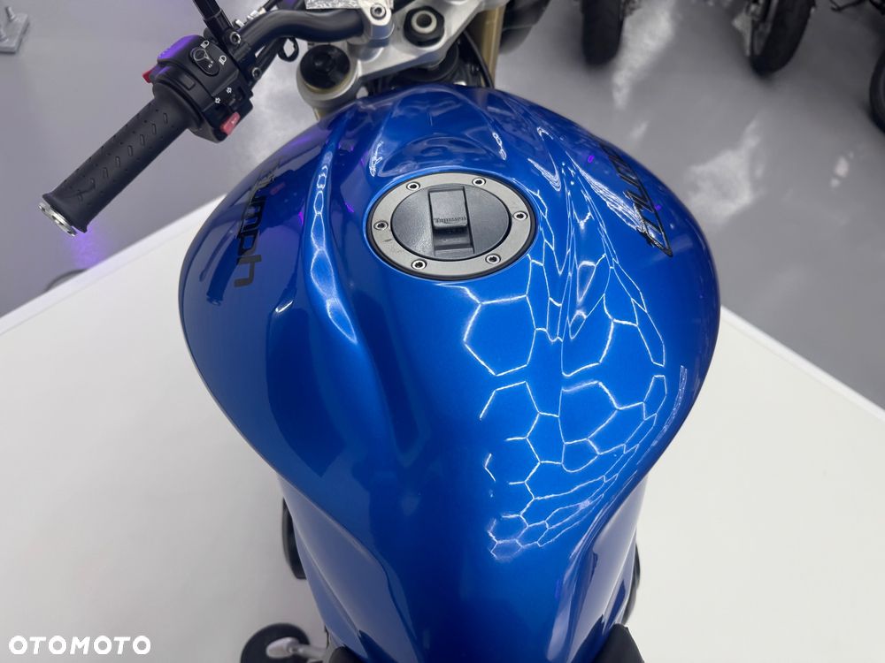Triumph Street Triple - 35