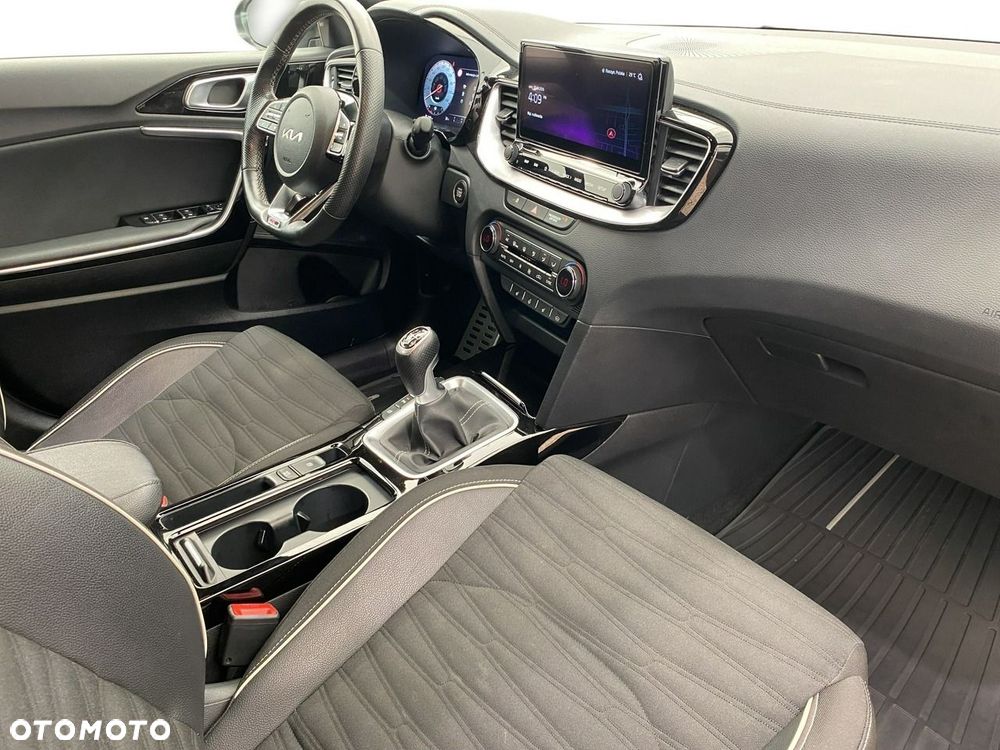 Kia ProCeed - 15