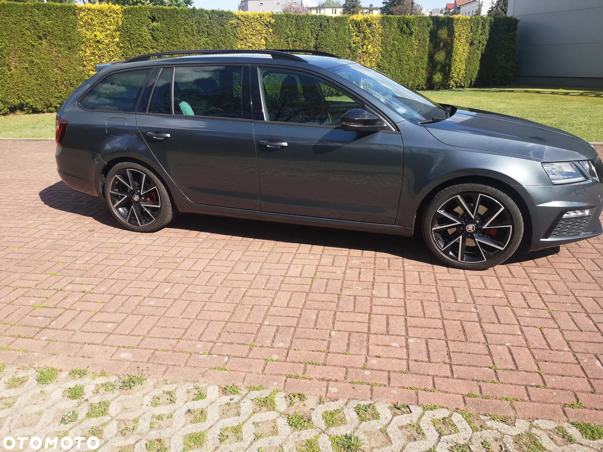 Skoda Octavia 2.0 TDI DSG RS - 9