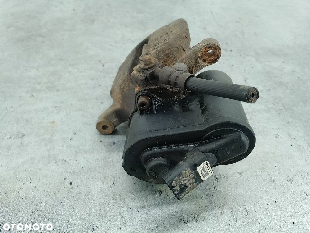 ZACISK HAMULCOWY PRAWY TYŁ VW PASSAT CC 2.0 TDI - 2