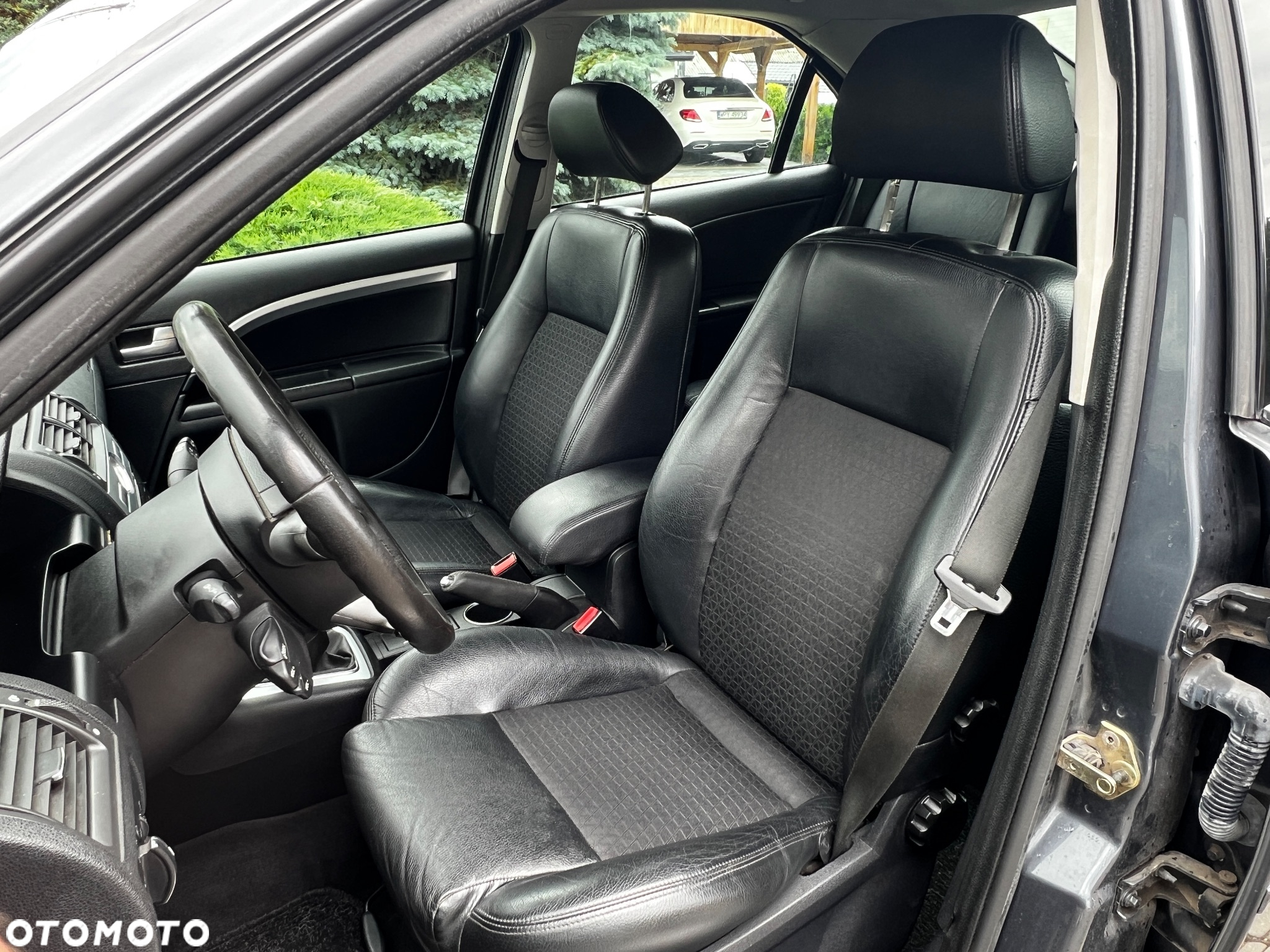Ford Mondeo 2.0 TDCi Trend X - 24