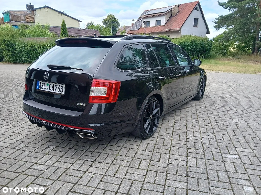 Skoda Octavia Combi 2.0 TDI DSG RS - 5
